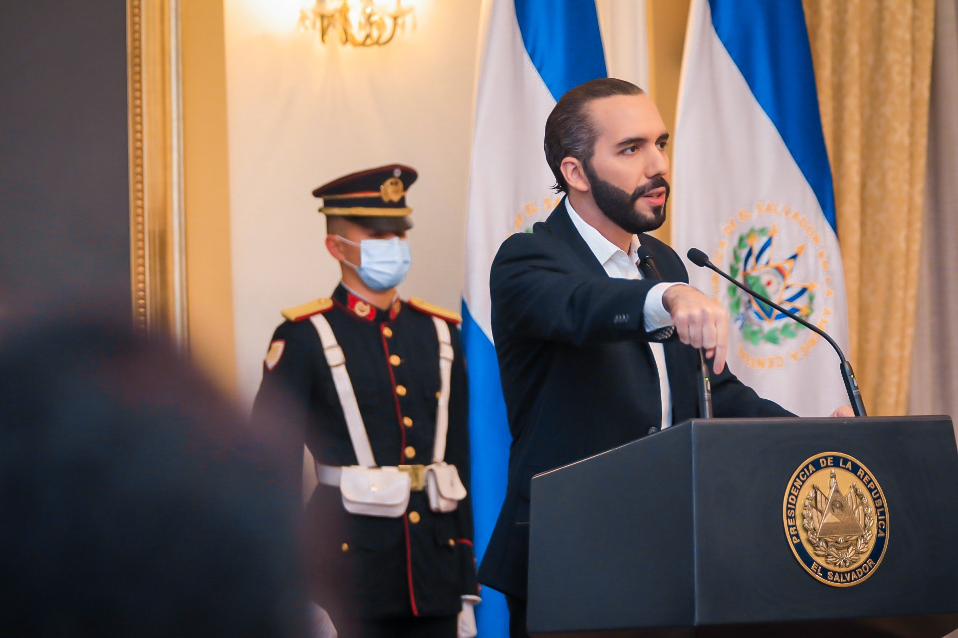 Presidente Bukele veta decretos con que diputados pretendían saquear inversión pública del 2021 presidente-bukele-veta-decretos-con-que-diputados-pretendian-saquear-inversion-publica-del-2021